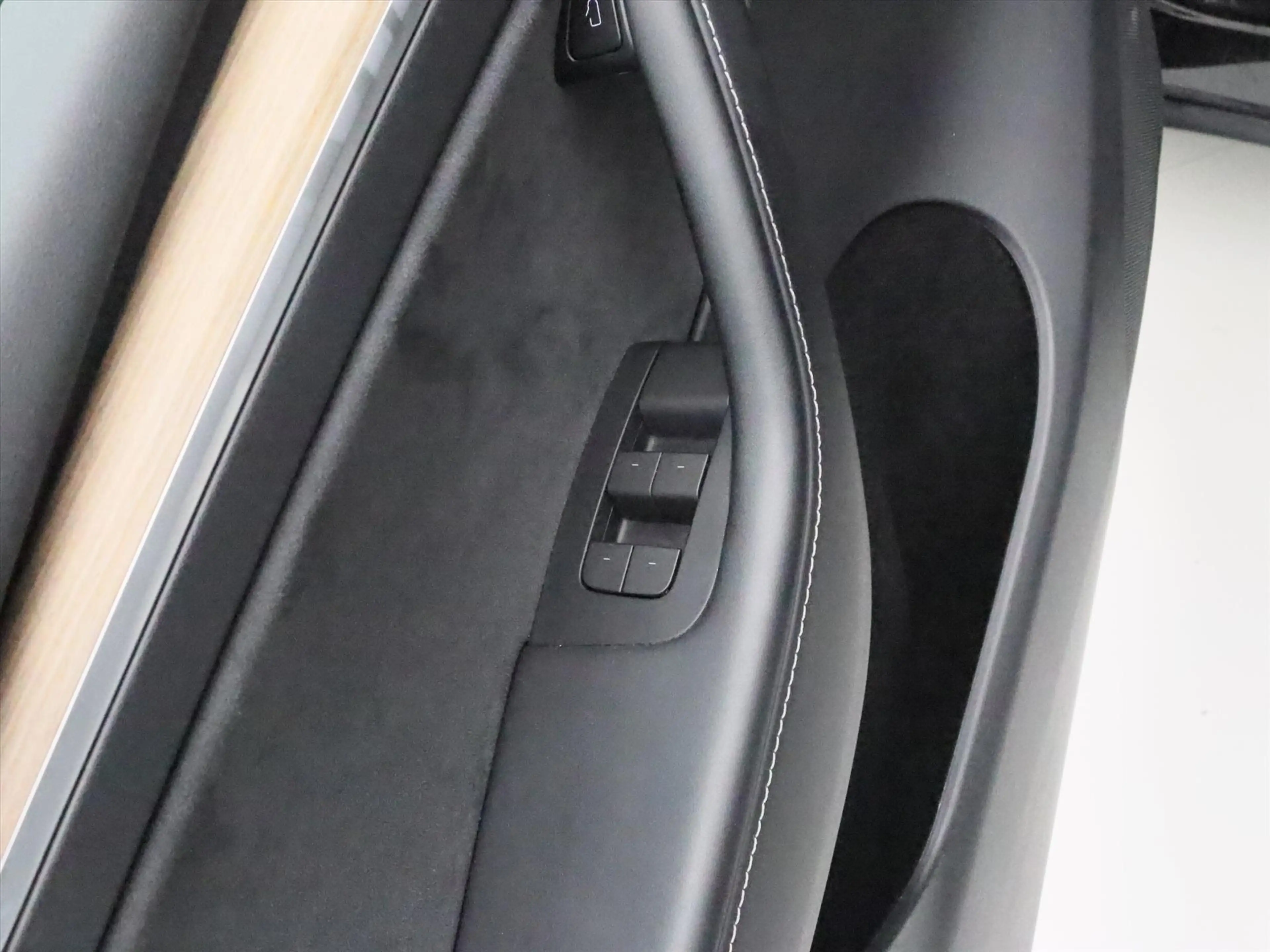 Tesla Model Y Standard RWD Plus 94.6% SoH [ AMD RYZEN+AUTOPILOT+ — photo 30