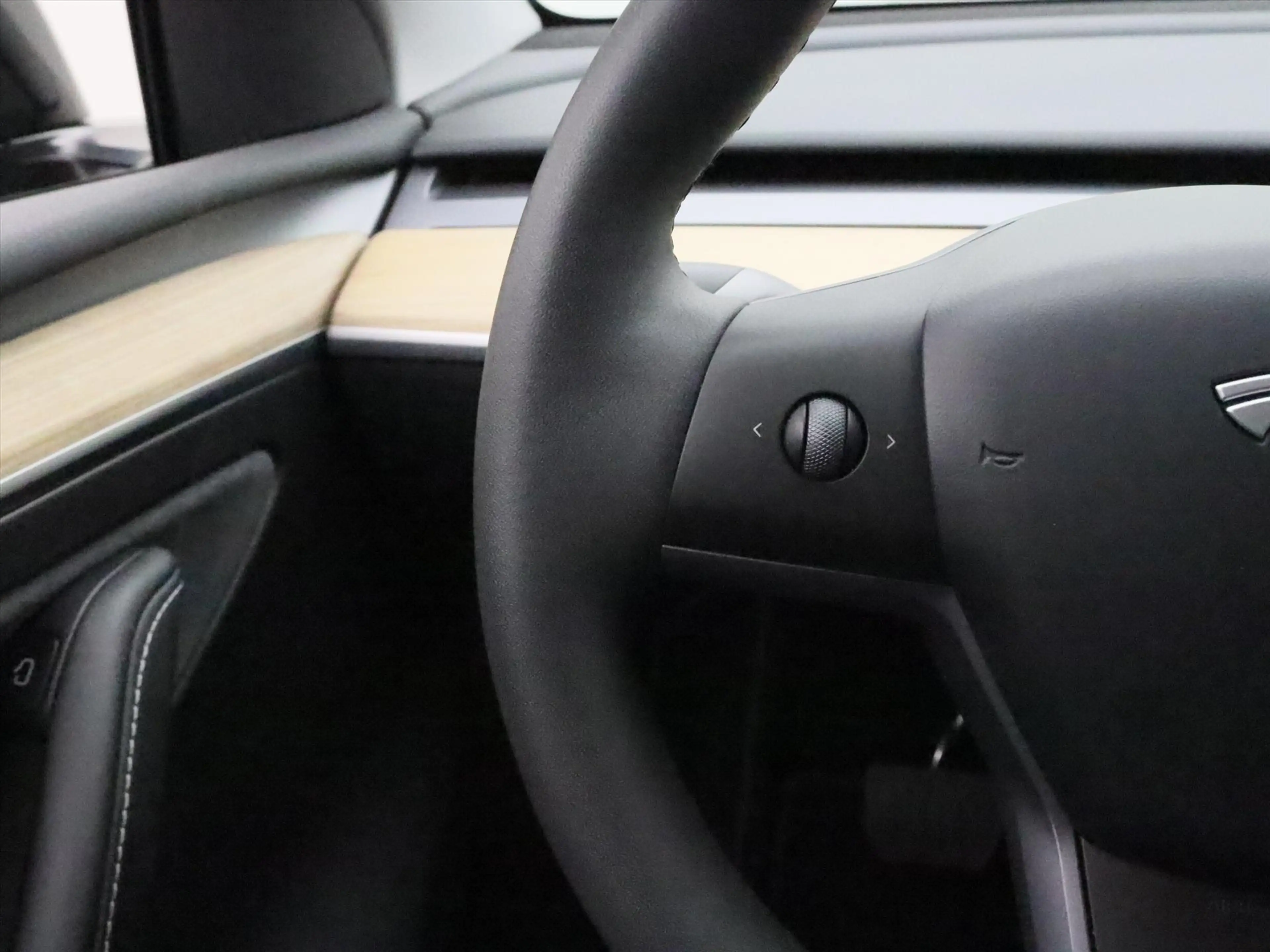 Tesla Model Y Standard RWD Plus 94.6% SoH [ AMD RYZEN+AUTOPILOT+ — photo 22