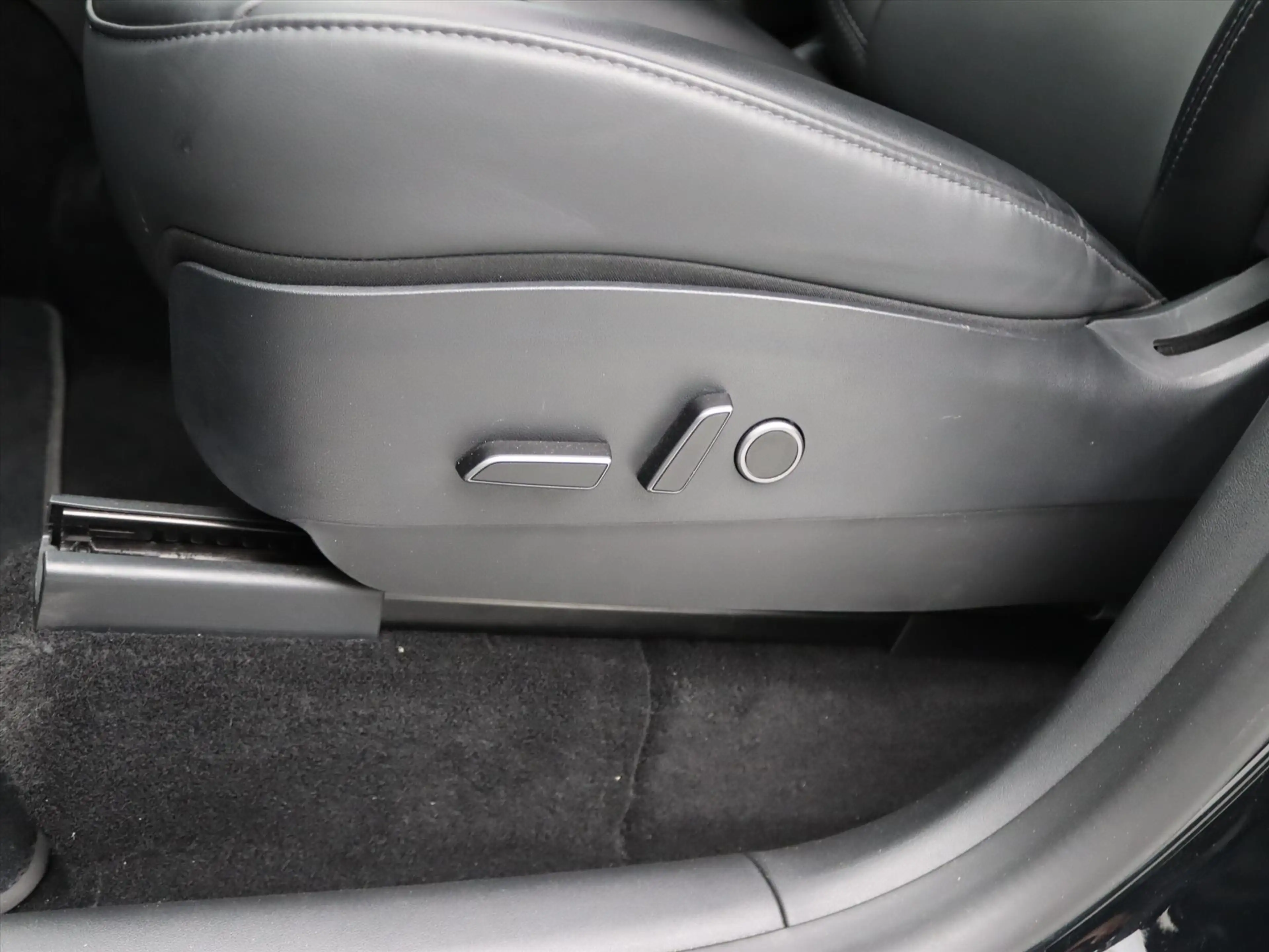 Tesla Model Y Standard RWD Plus 94.6% SoH [ AMD RYZEN+AUTOPILOT+ — photo 20