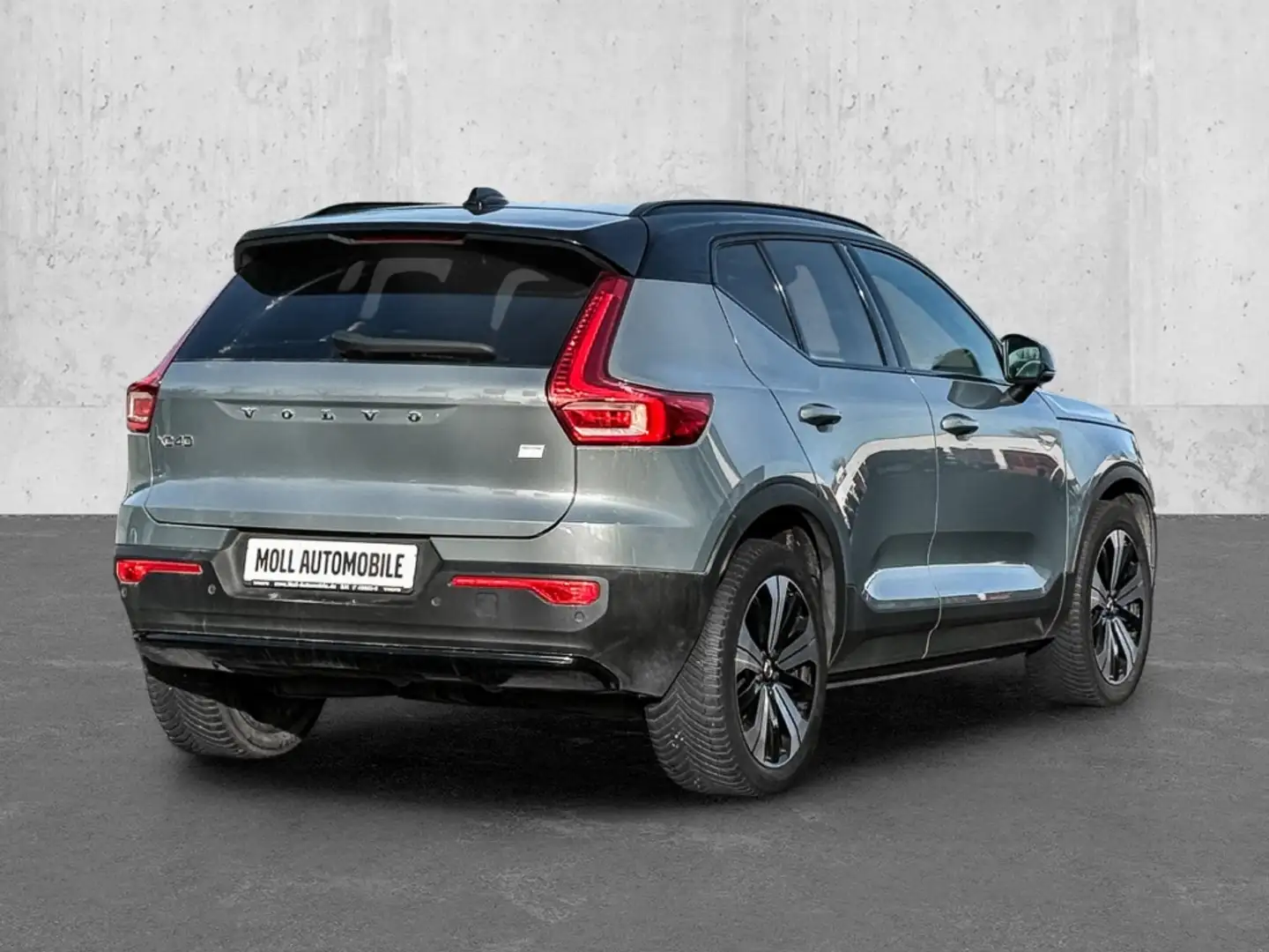 Volvo XC40 Plus Recharge Pure Electric 2WD StandHZG Digitales Grau - 2