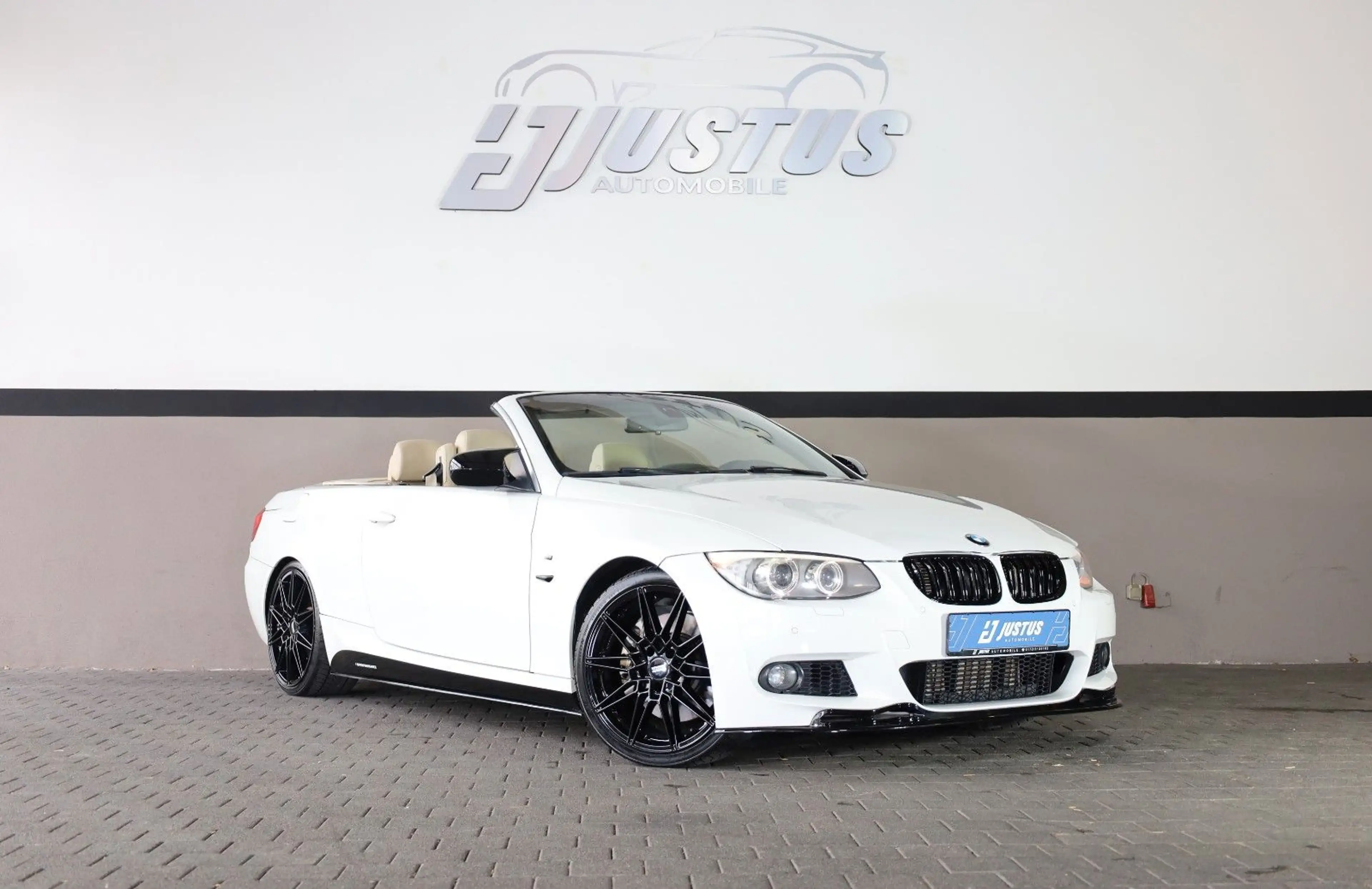 BMW 335 i Cabrio/XENON/SHZ/TEMPOMAT/BTH/NAVI/R19