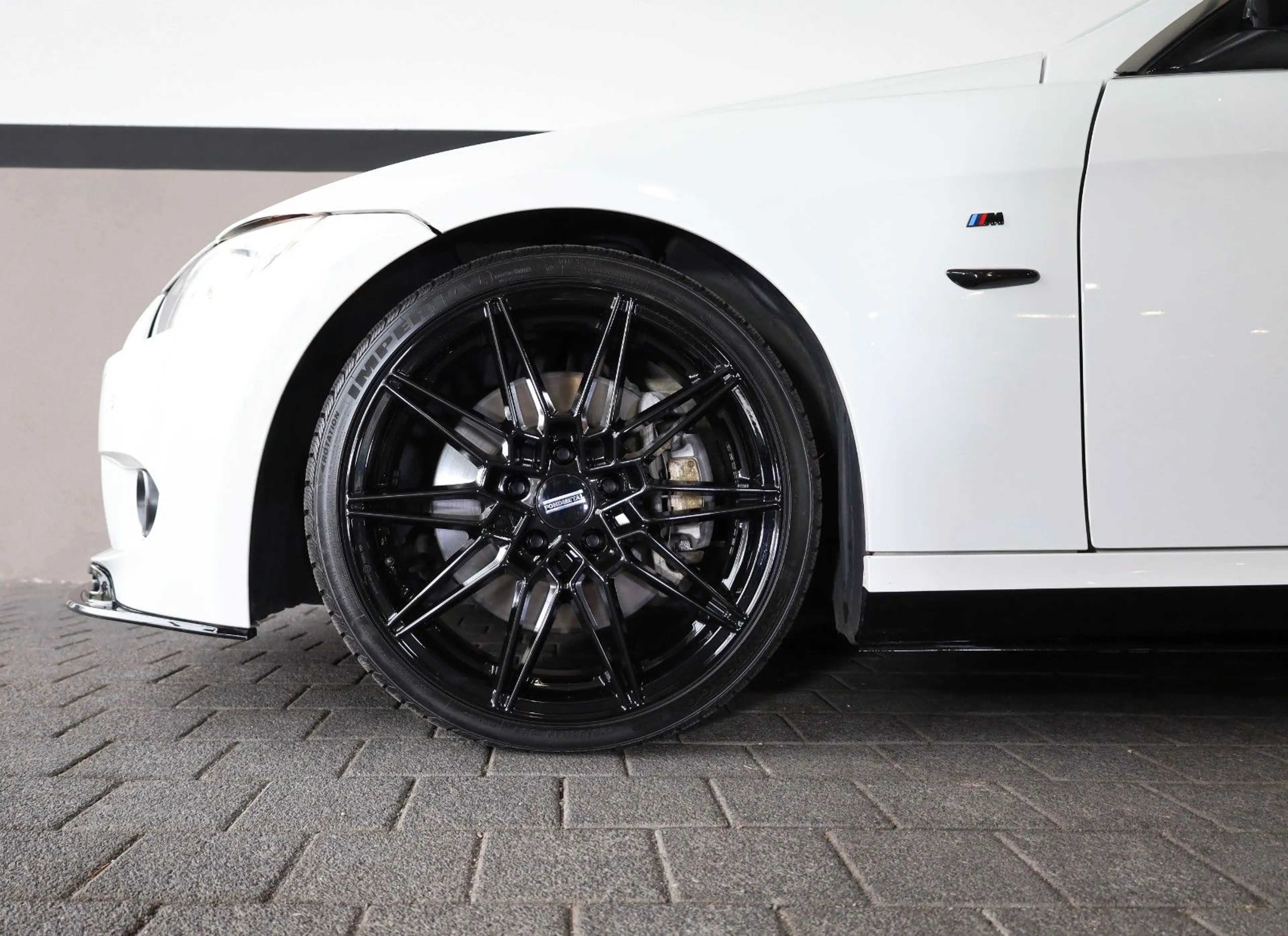 BMW 335 i Cabrio/XENON/SHZ/TEMPOMAT/BTH/NAVI/R19 — photo 4