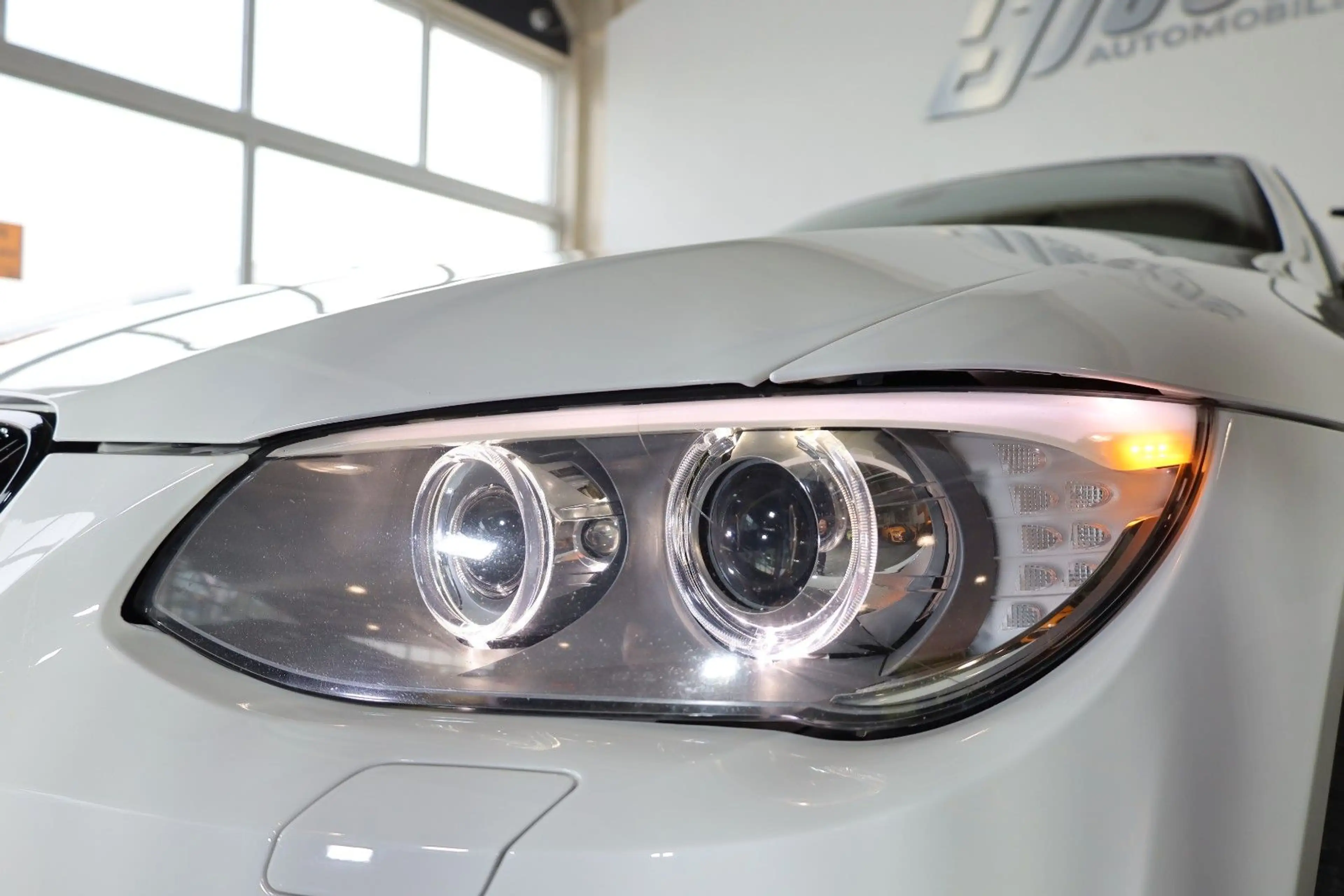 BMW 335 i Cabrio/XENON/SHZ/TEMPOMAT/BTH/NAVI/R19 — photo 6