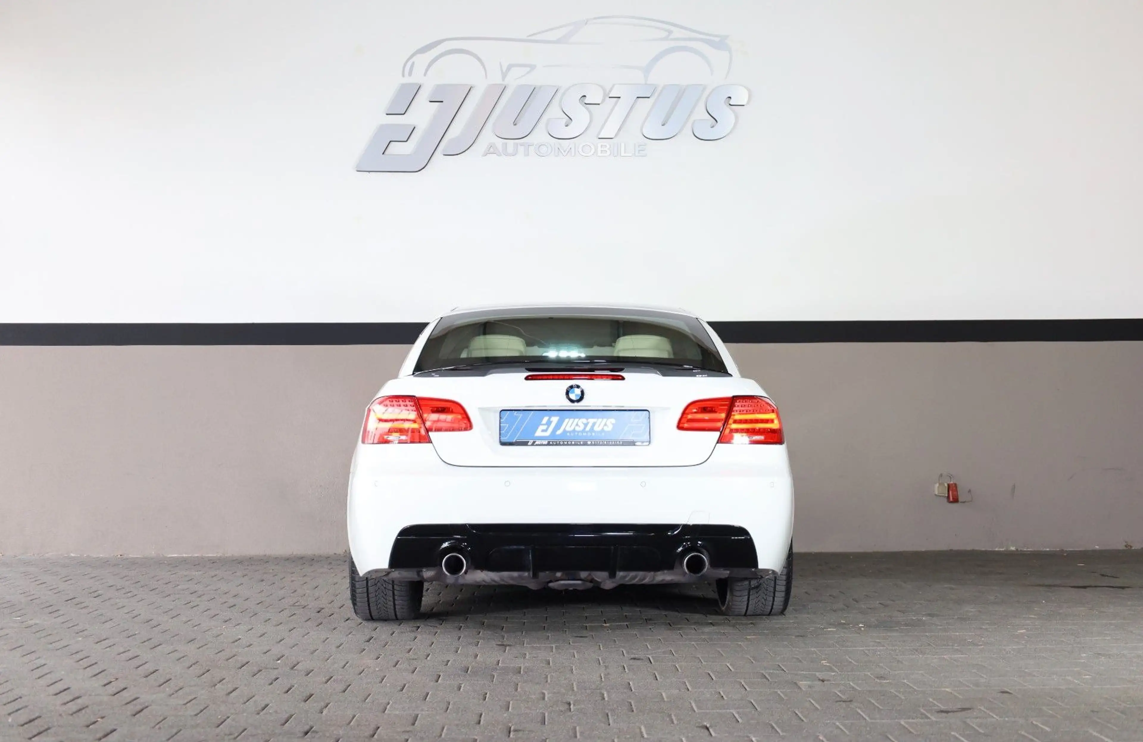 BMW 335 i Cabrio/XENON/SHZ/TEMPOMAT/BTH/NAVI/R19 — photo 5