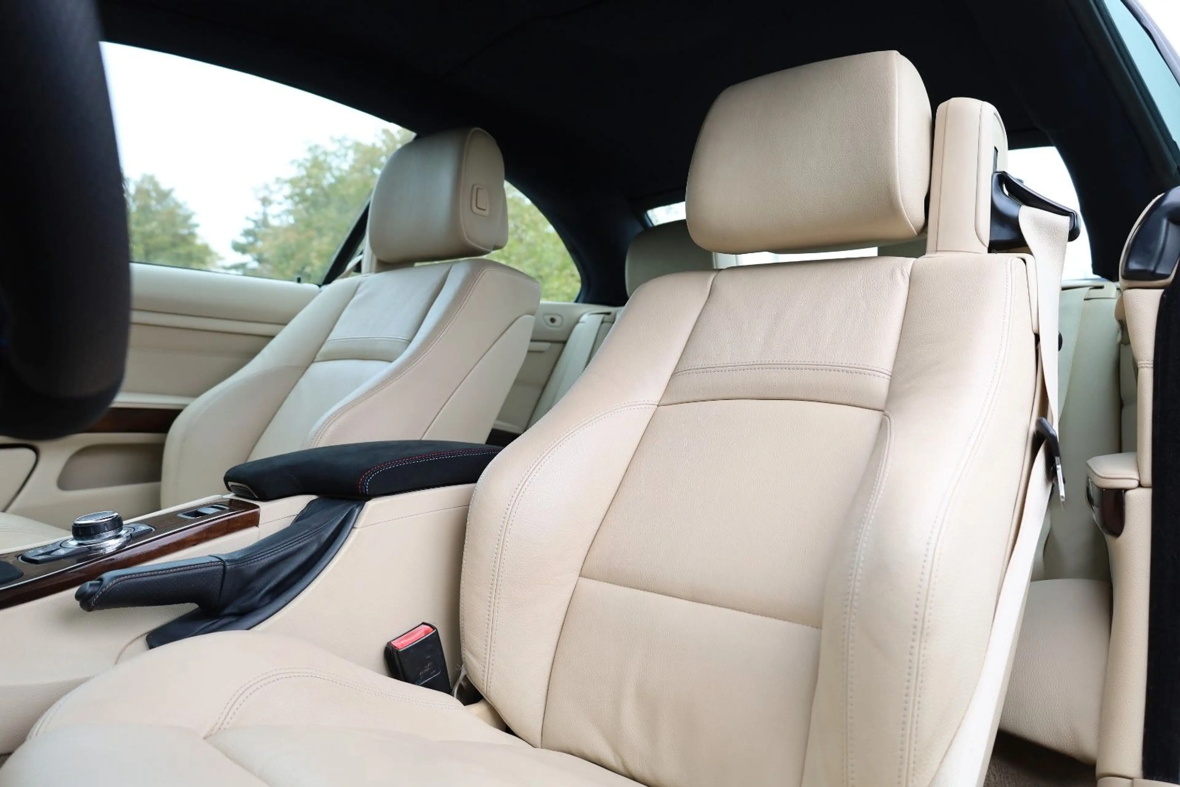 BMW 335 i Cabrio/XENON/SHZ/TEMPOMAT/BTH/NAVI/R19 — photo 11