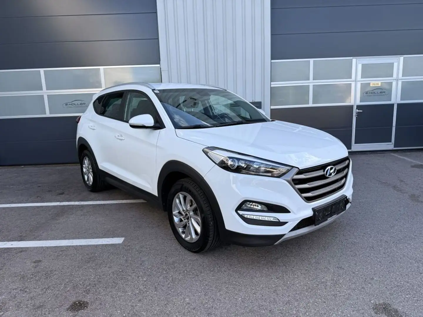 Hyundai TUCSON Go 2WD Weiß - 2