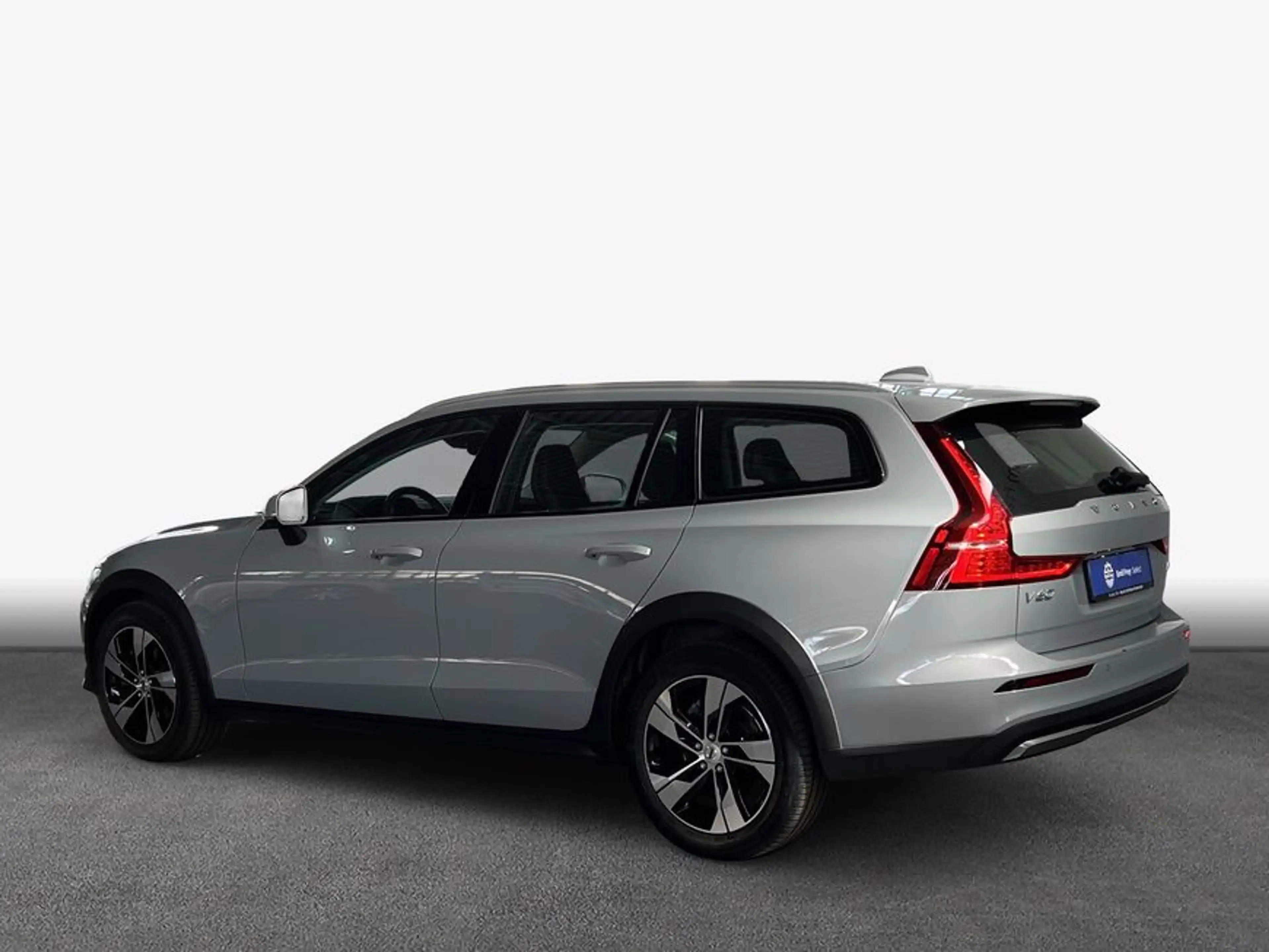 Volvo V60 Cross Country V60 Cross Country B4 D AWD Plus — photo 2