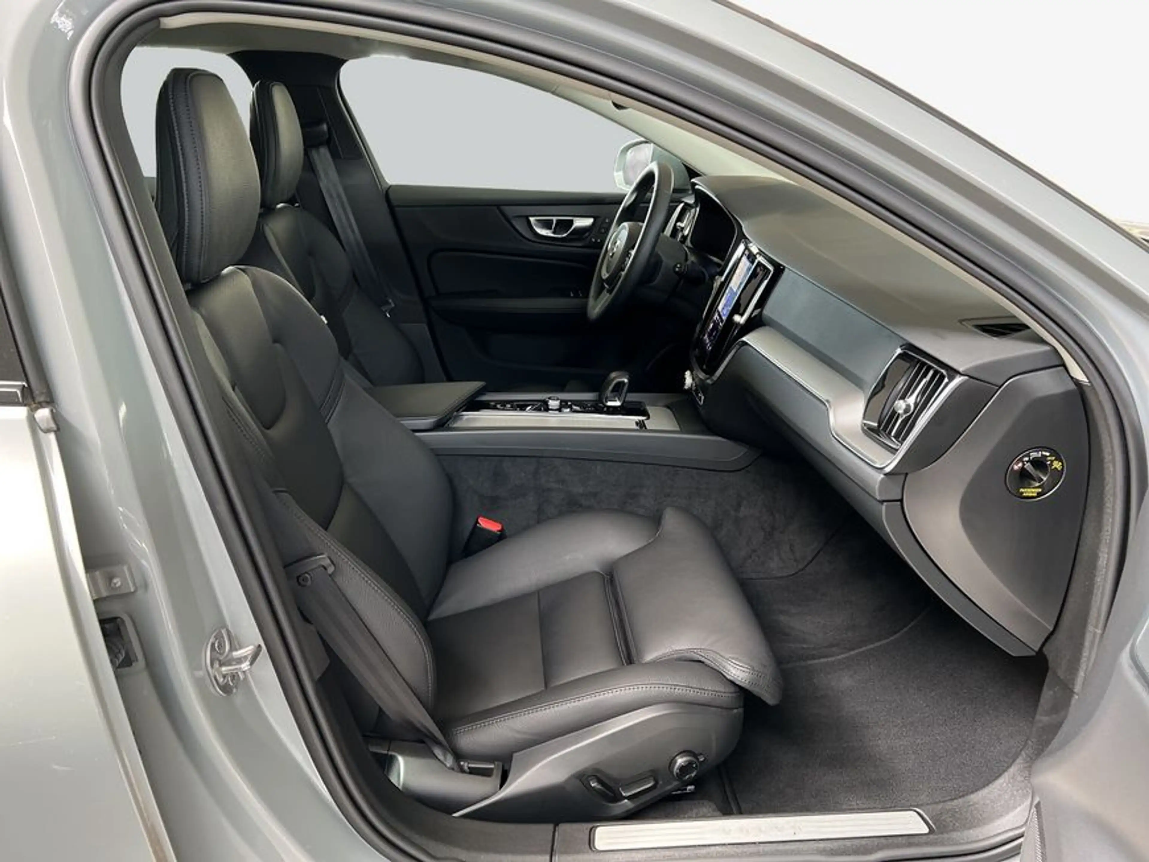 Volvo V60 Cross Country V60 Cross Country B4 D AWD Plus — photo 12