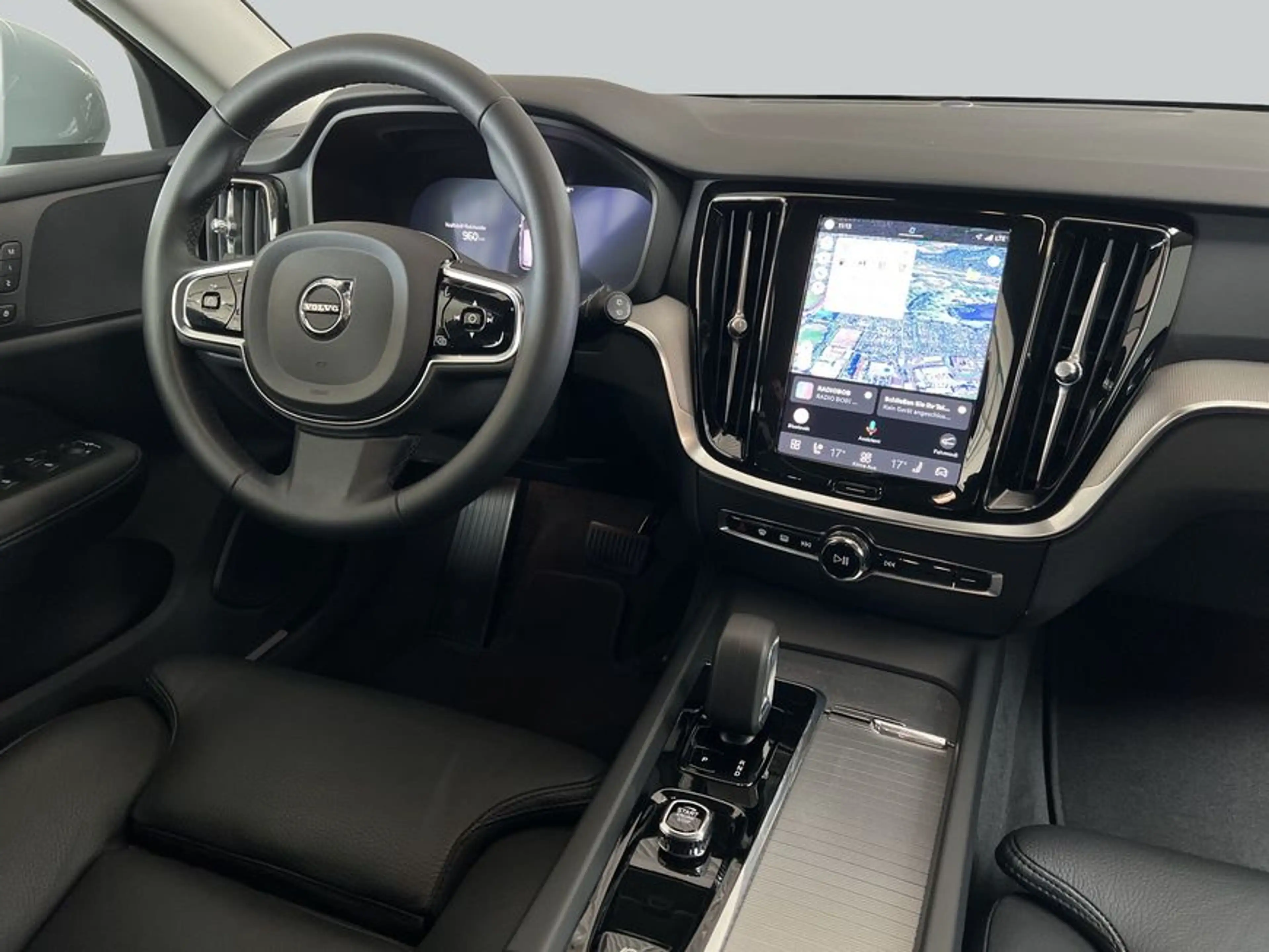 Volvo V60 Cross Country V60 Cross Country B4 D AWD Plus — photo 13
