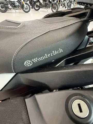 BMW F view 9