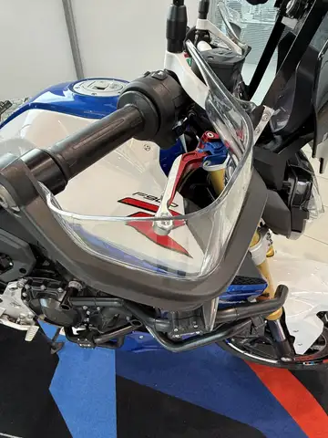BMW F view 15