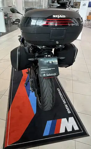 BMW F view 10