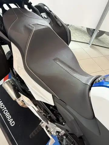 BMW F view 11