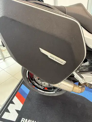 BMW F view 12