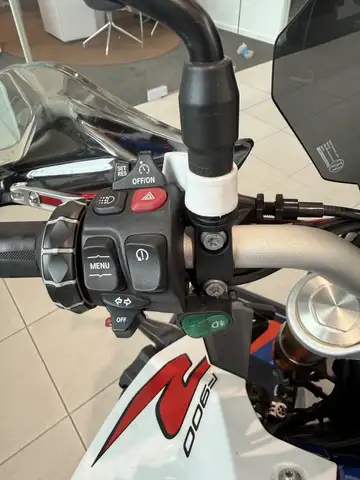 BMW F view 5
