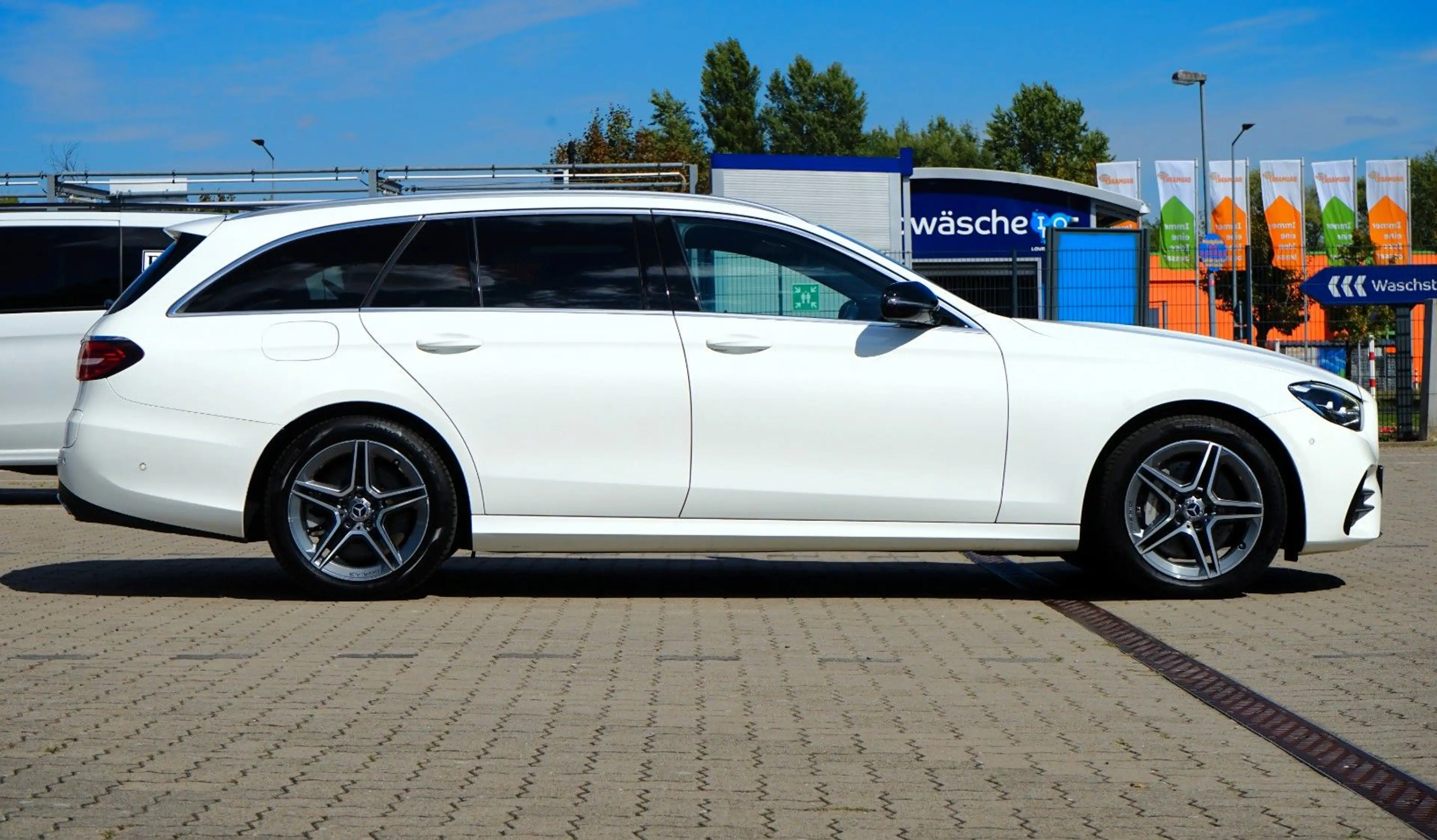 Mercedes-Benz E 300 de AMG/1.HAND/BURMESTER/ASSISTENT/AMBIENTE — photo 17