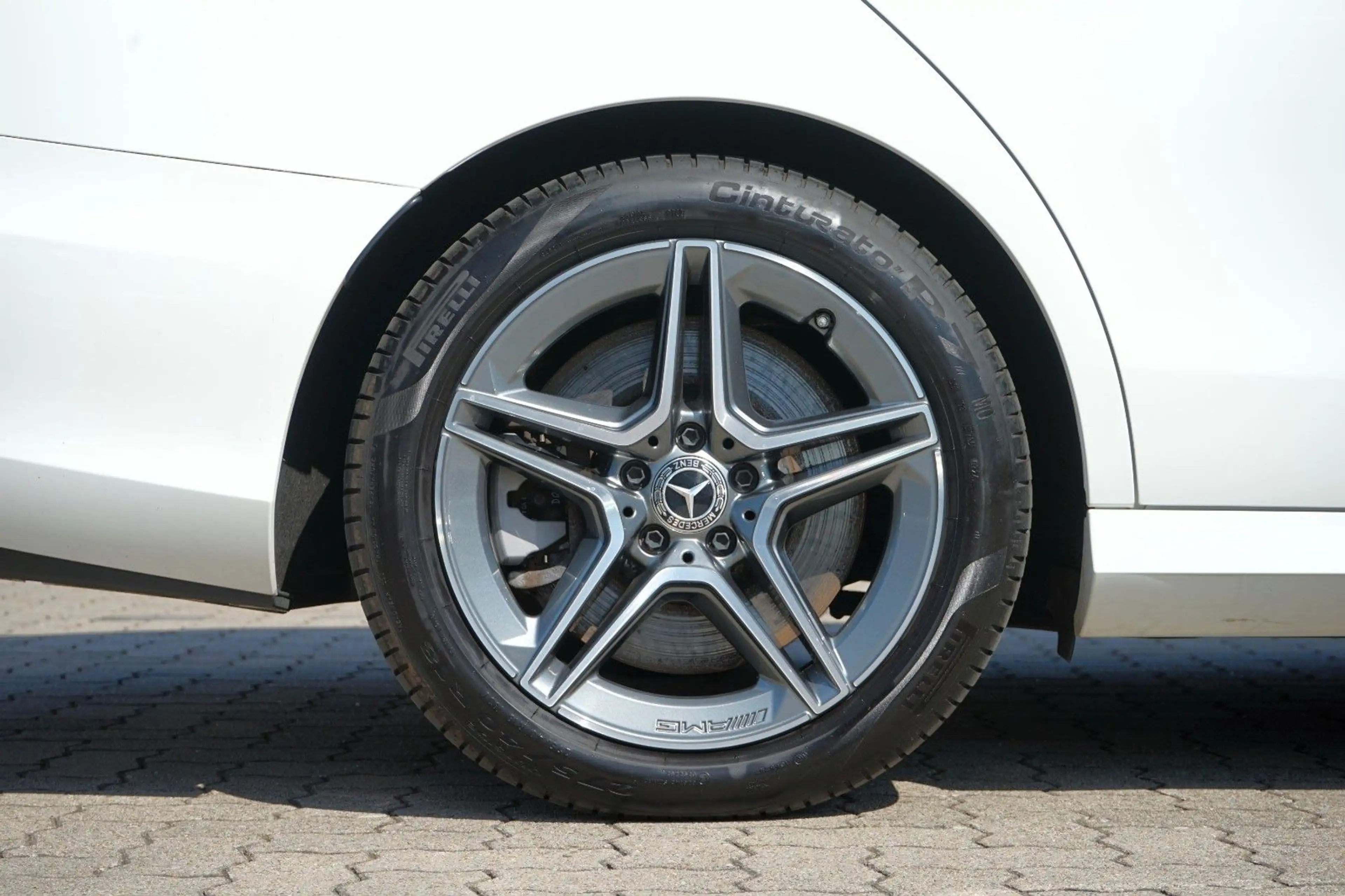 Mercedes-Benz E 300 de AMG/1.HAND/BURMESTER/ASSISTENT/AMBIENTE — photo 18