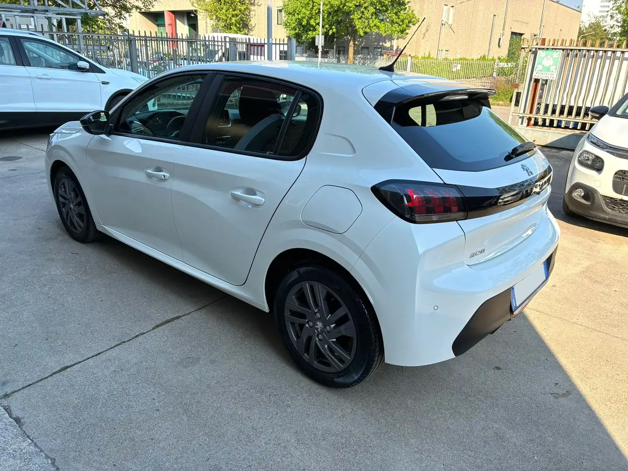 Peugeot 208 208 1.2 Allure *UNIPROPRIETARIO-NEOPATENTATI* 4
