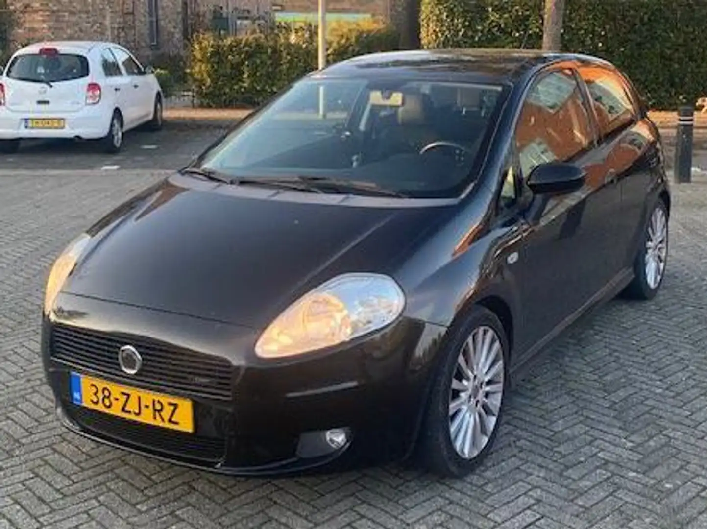 Fiat Grande Punto Punto 1.4-16V Sport Zwart - 1