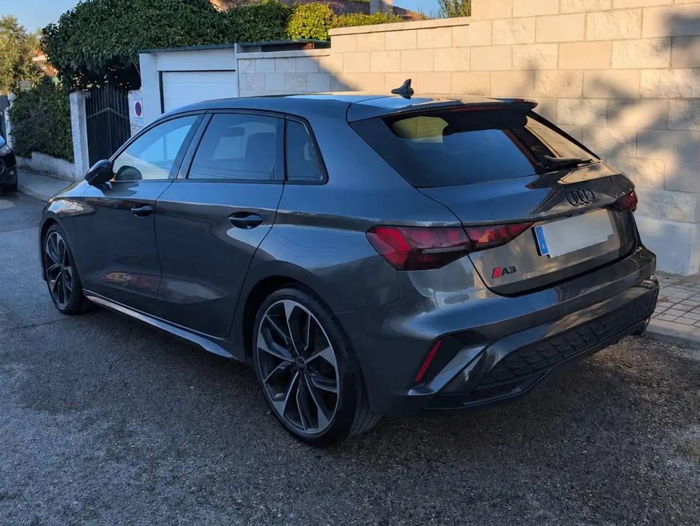 Audi A3 A3 Sportback 35 TFSI Black line S tronic 110kW Black line Gris - 2