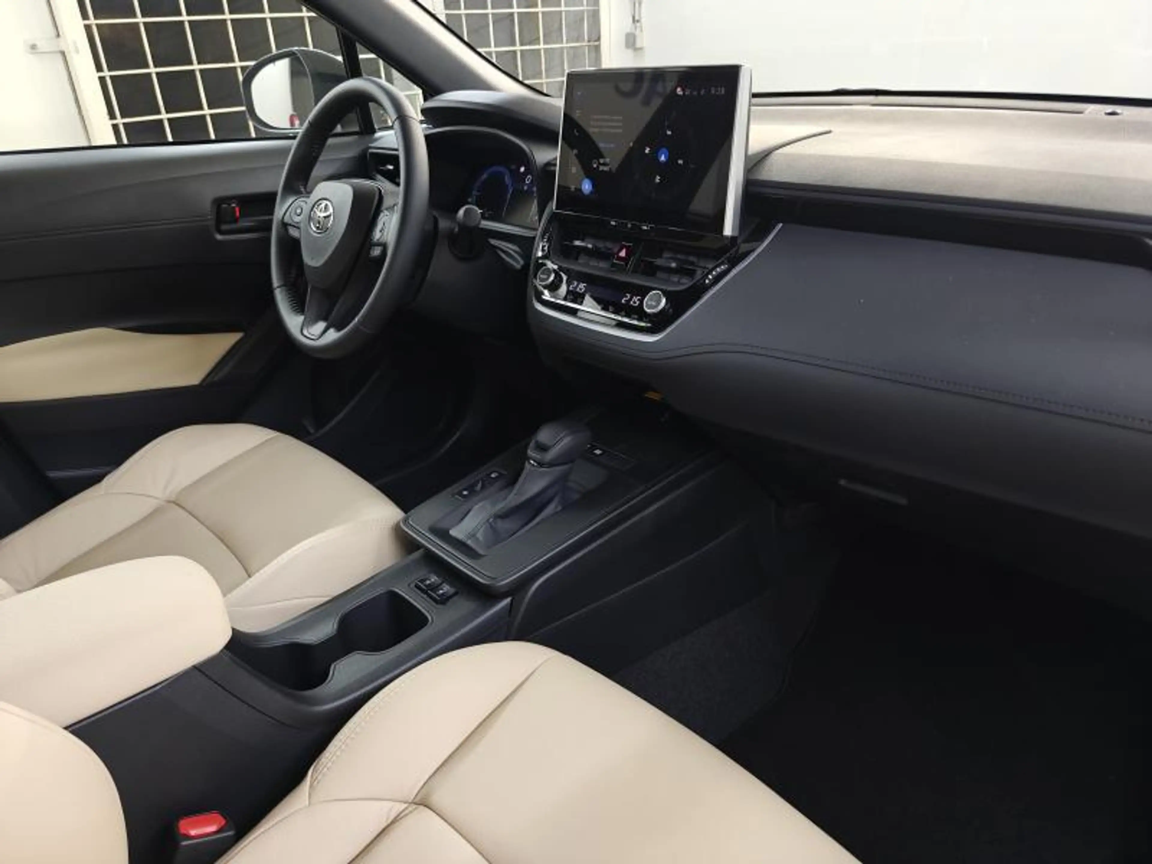 Toyota Corolla Cross Dynamic - Leder - Garantie — photo 11