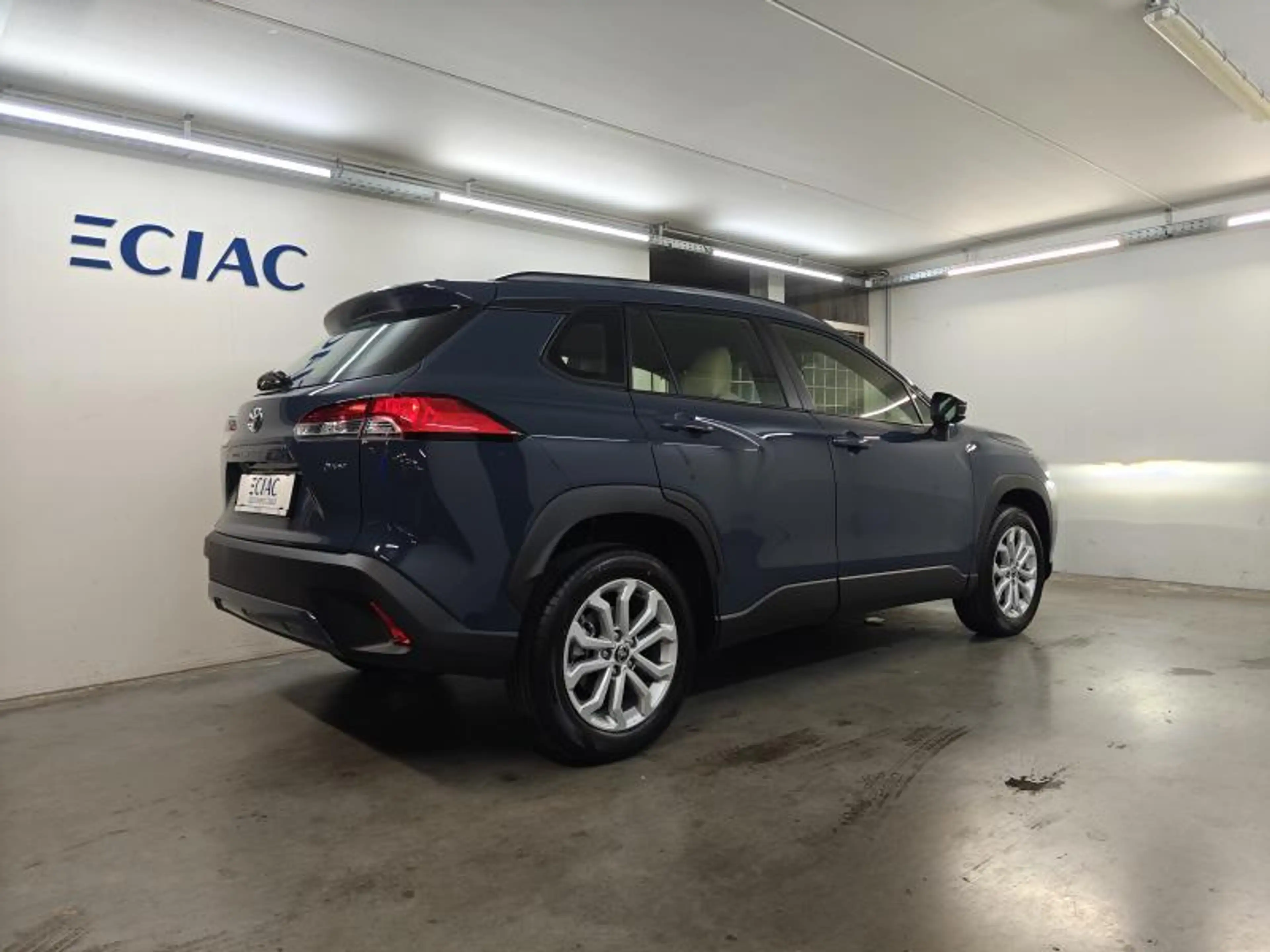 Toyota Corolla Cross Dynamic - Leder - Garantie — photo 10