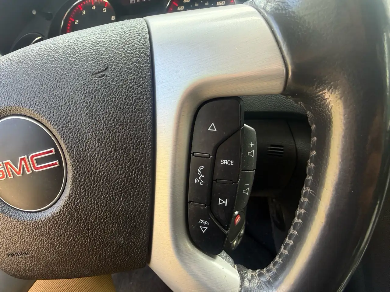 GMC Acadia photo GMC Acadia