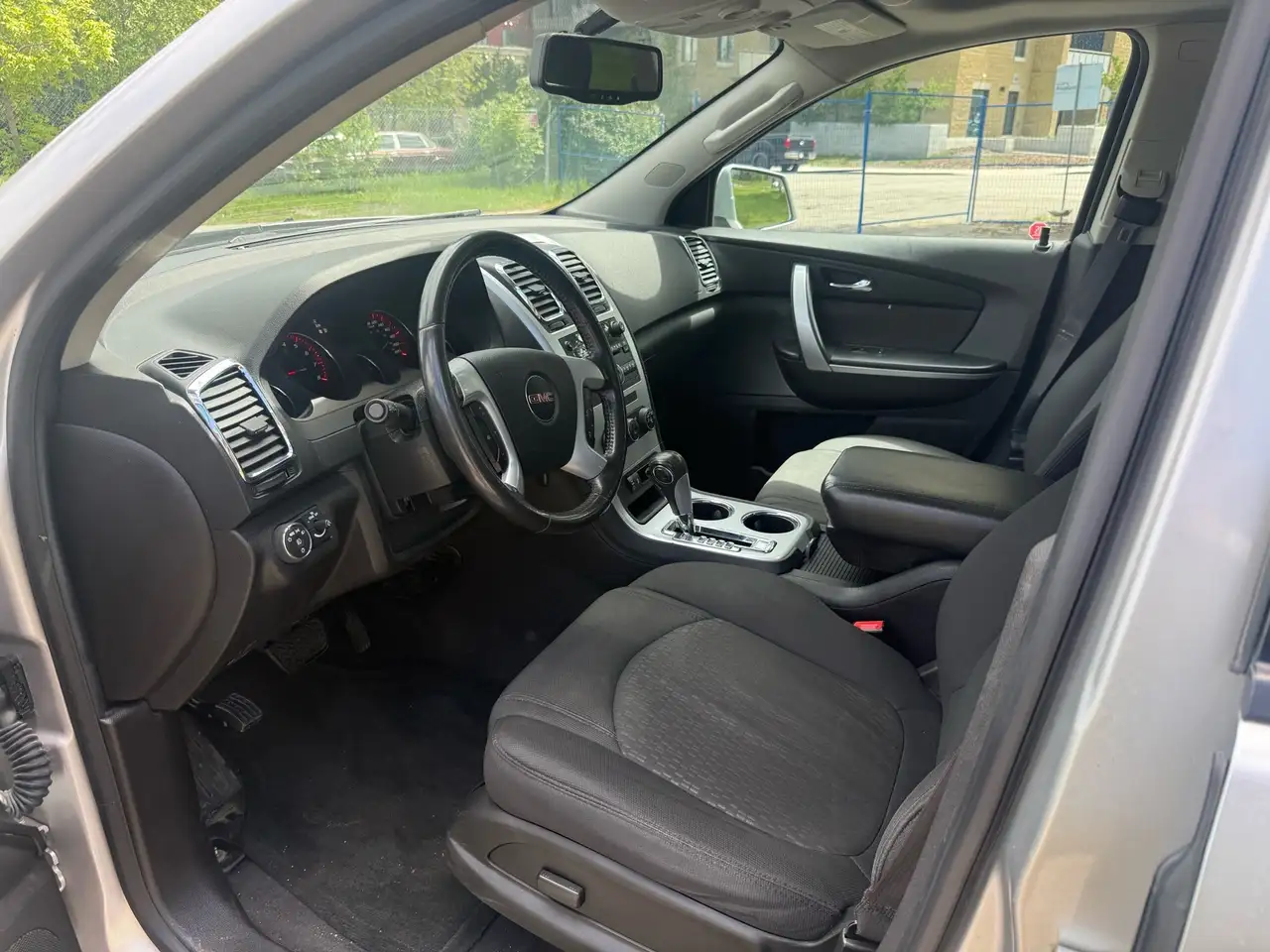 GMC Acadia photo GMC Acadia