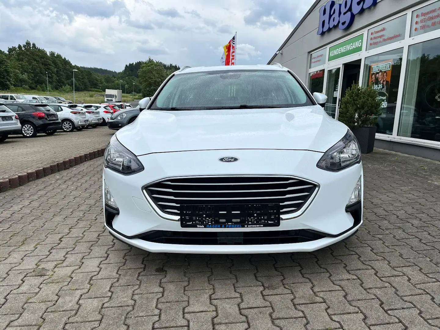 Ford Focus Turnier Cool & Connect AHK Kamera Navi Weiß - 2