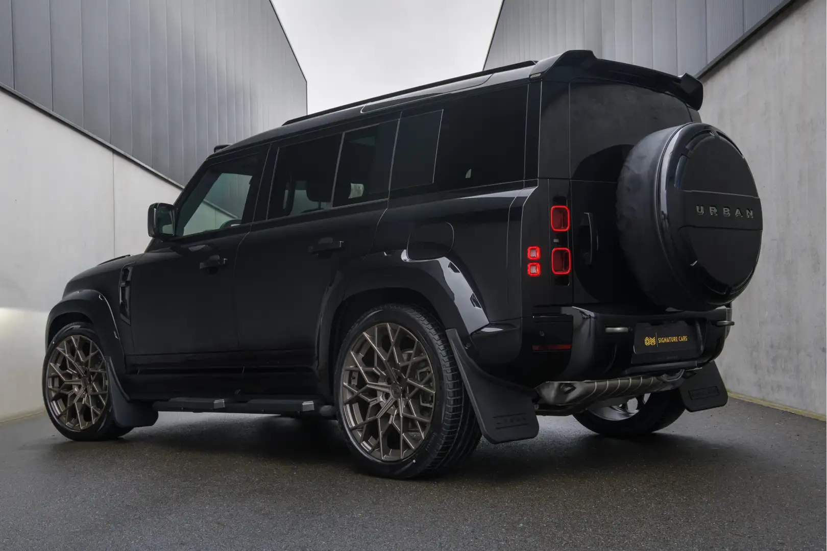 Land Rover Defender 110 URBAN WIDETRACK P300e 110 X-Dynamic HSE Carbon Noir - 2