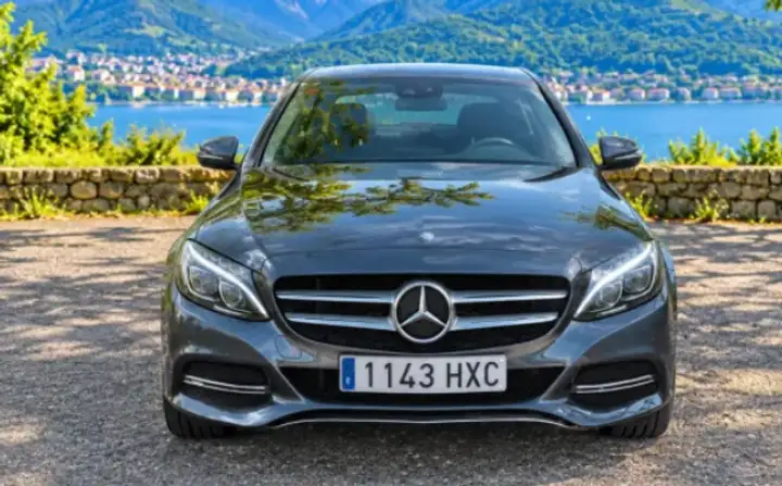 Mercedes-Benz Clase C C 180 BE Avantgarde / Elegance 7G Plus(W204) 2013
