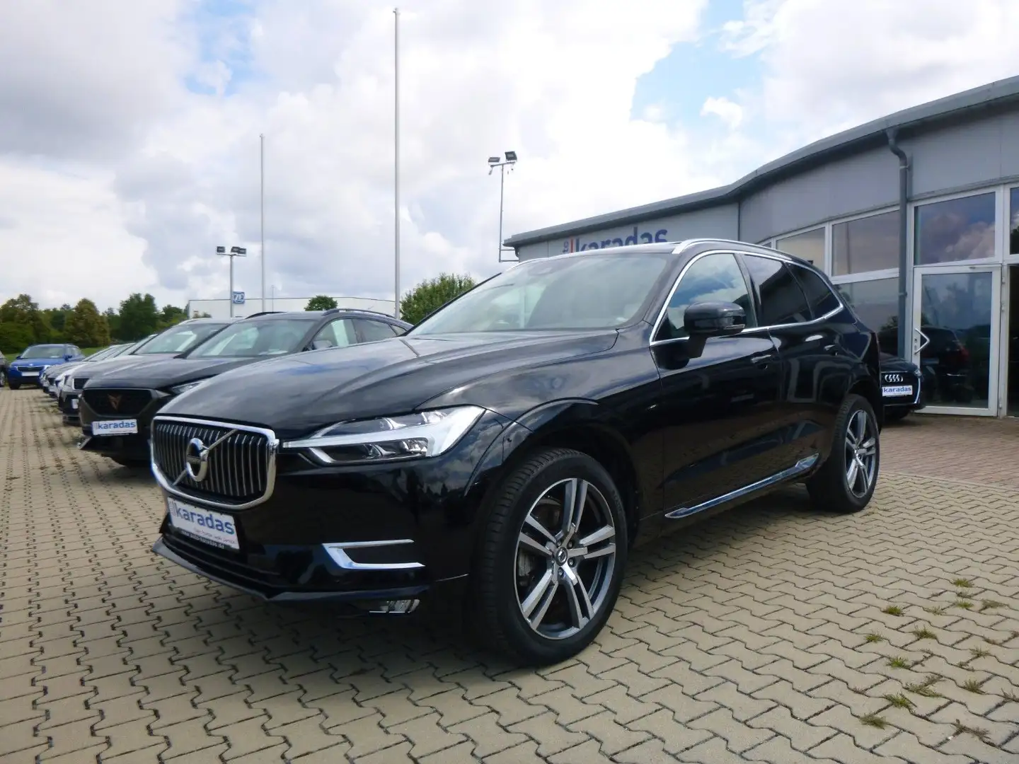 Volvo XC60 Inscription AWD Mild-HybridAUT/NAV/LEDER Schwarz - 1
