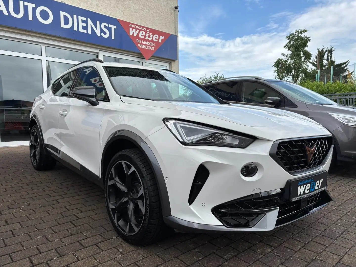 CUPRA Formentor DSG*KAMERA*NAV*eAHK*CARPLAY*el.Heckklappe*ACC*uvm Weiß - 1