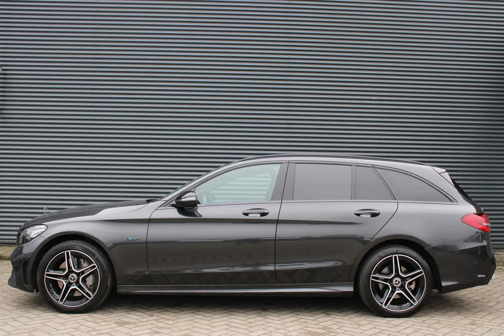 Mercedes-Benz C 300 Estate e AMG Limited MULTIBEAM-LED Sfeerverlichtin Grijs - 2
