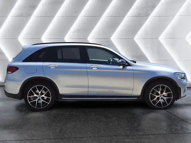 Mercedes-Benz GLC view 5