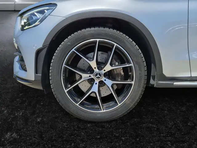 Mercedes-Benz GLC view 13