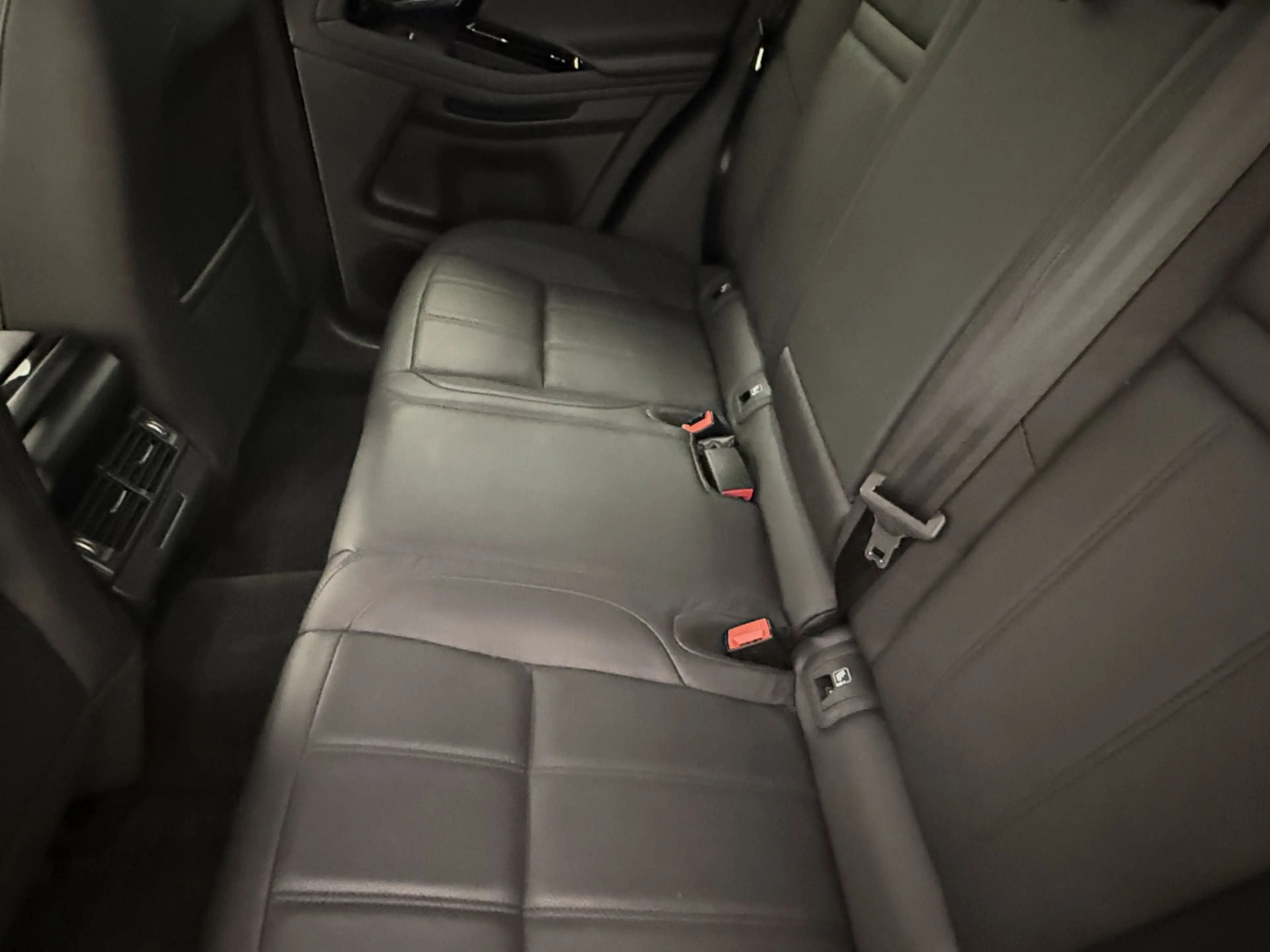 Land Rover Range Rover Evoque P300e AWD R-Dynamic S — photo 13