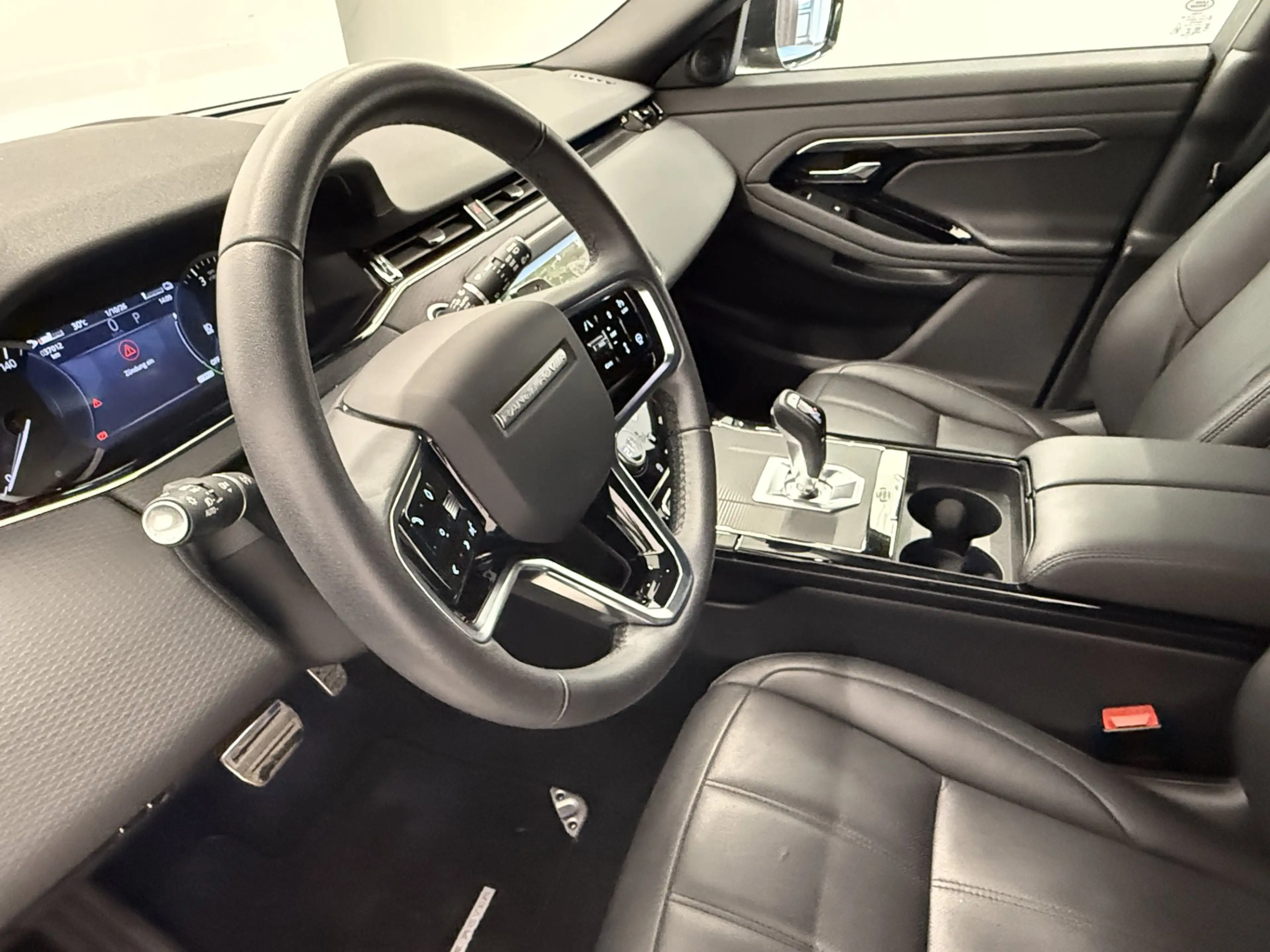 Land Rover Range Rover Evoque P300e AWD R-Dynamic S — photo 7