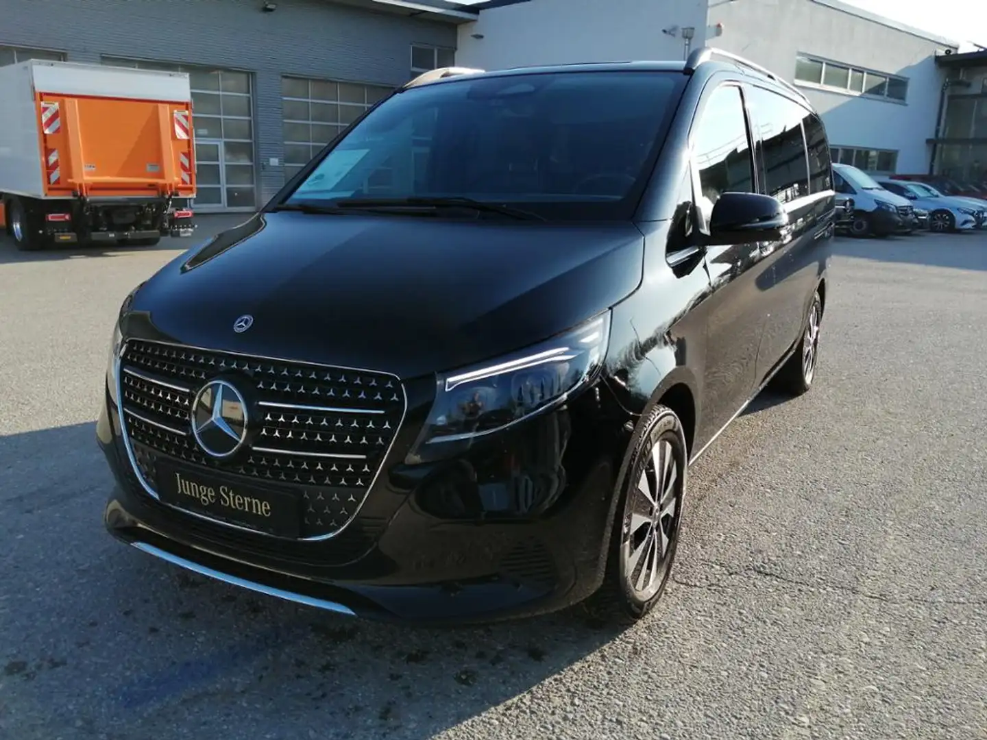 Mercedes-Benz V 300 d Avantgarde L Multibeam LED*MBUX*Navi*STH Schwarz - 2