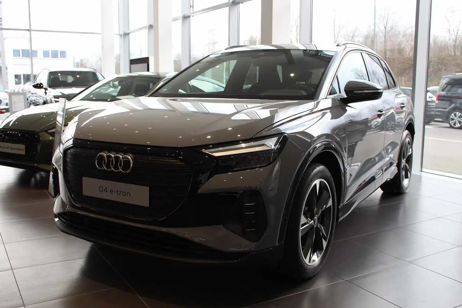 Audi Q4 e-tron Q4 40 e-tron - S-Line+Navi+Assist+20''!!! Grau - 2