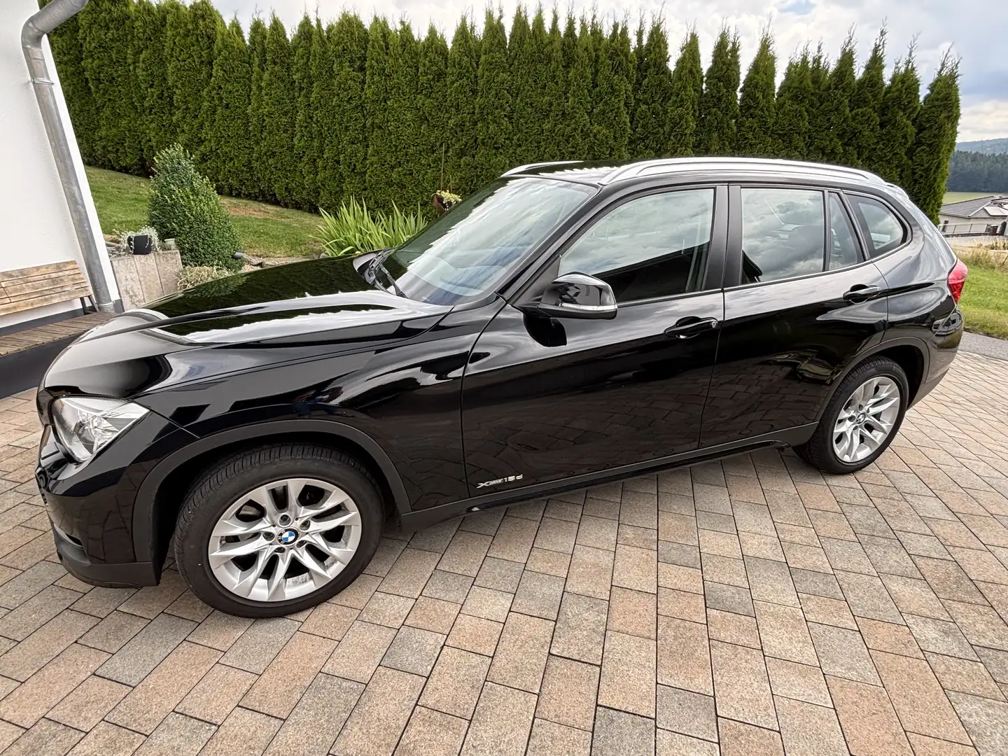 BMW X1 xDrive18d Sport Line - 1
