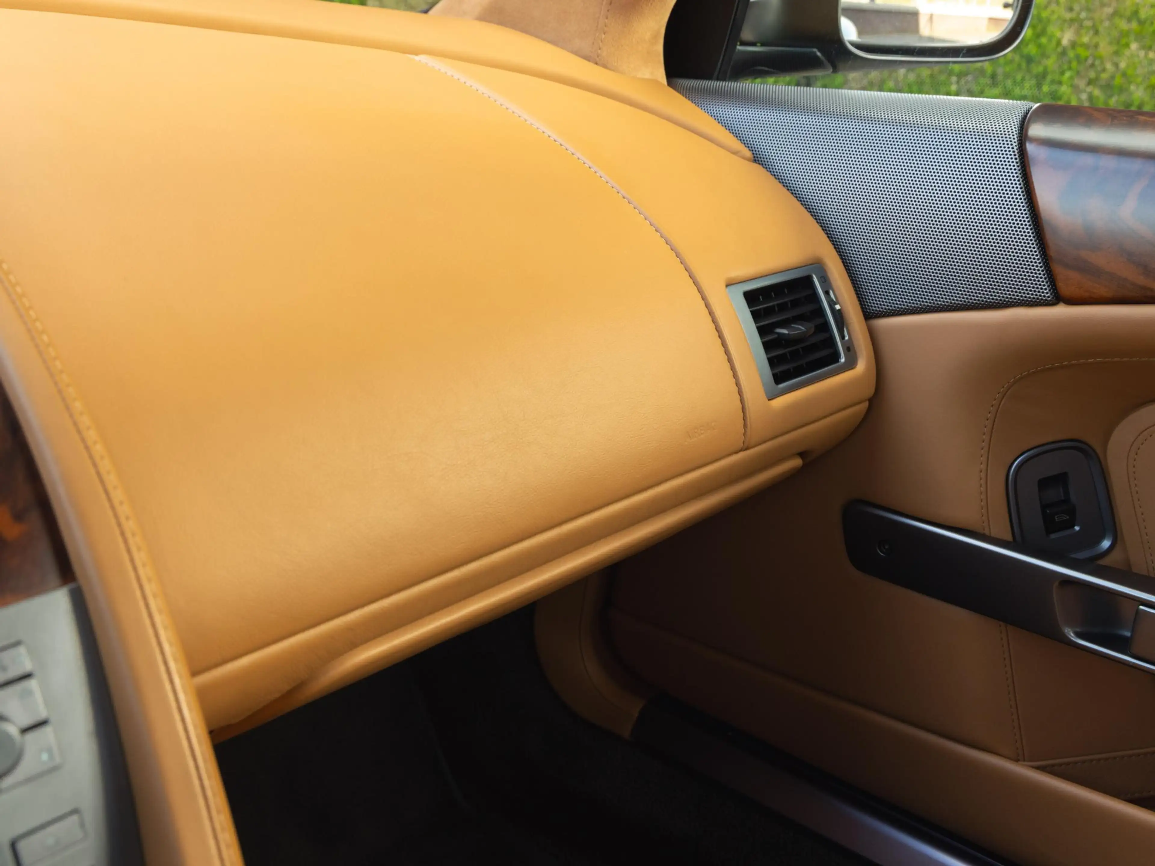 Aston Martin DB9 5.9 V12 Touchtronic NL Auto|Deal Ond|Youngtimer|PD — photo 40