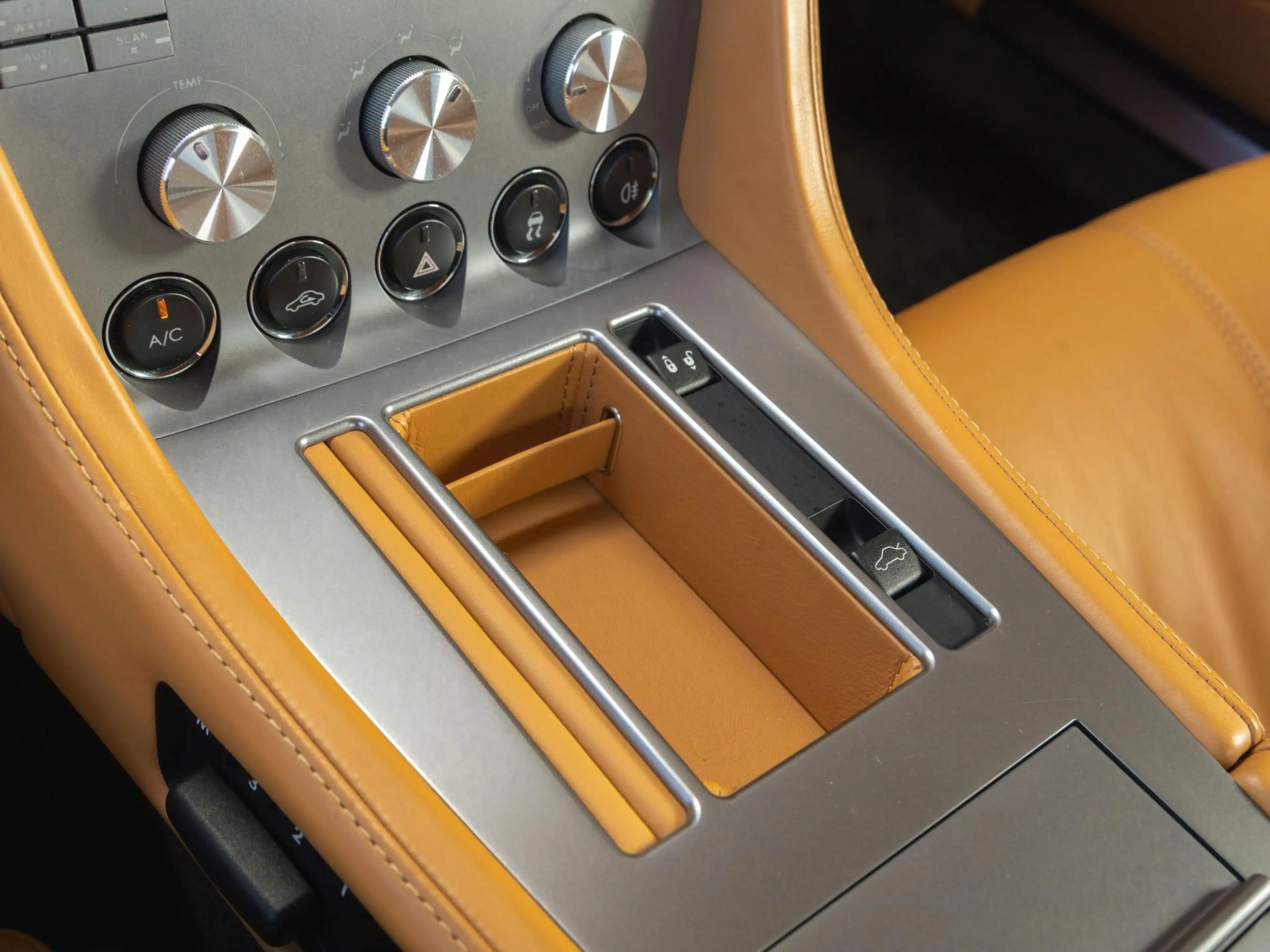 Aston Martin DB9 5.9 V12 Touchtronic NL Auto|Deal Ond|Youngtimer|PD — photo 38