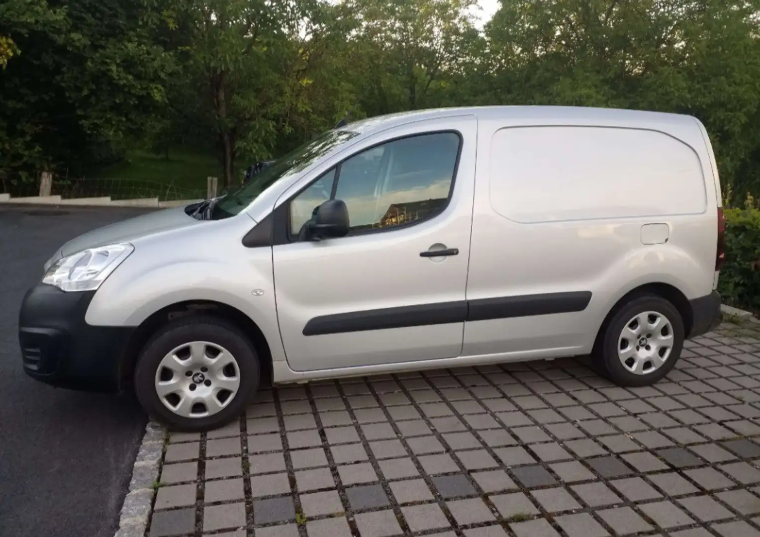 Peugeot Partner 1.6 BlueHDi 100 L1 Premium Cool Edition - 1