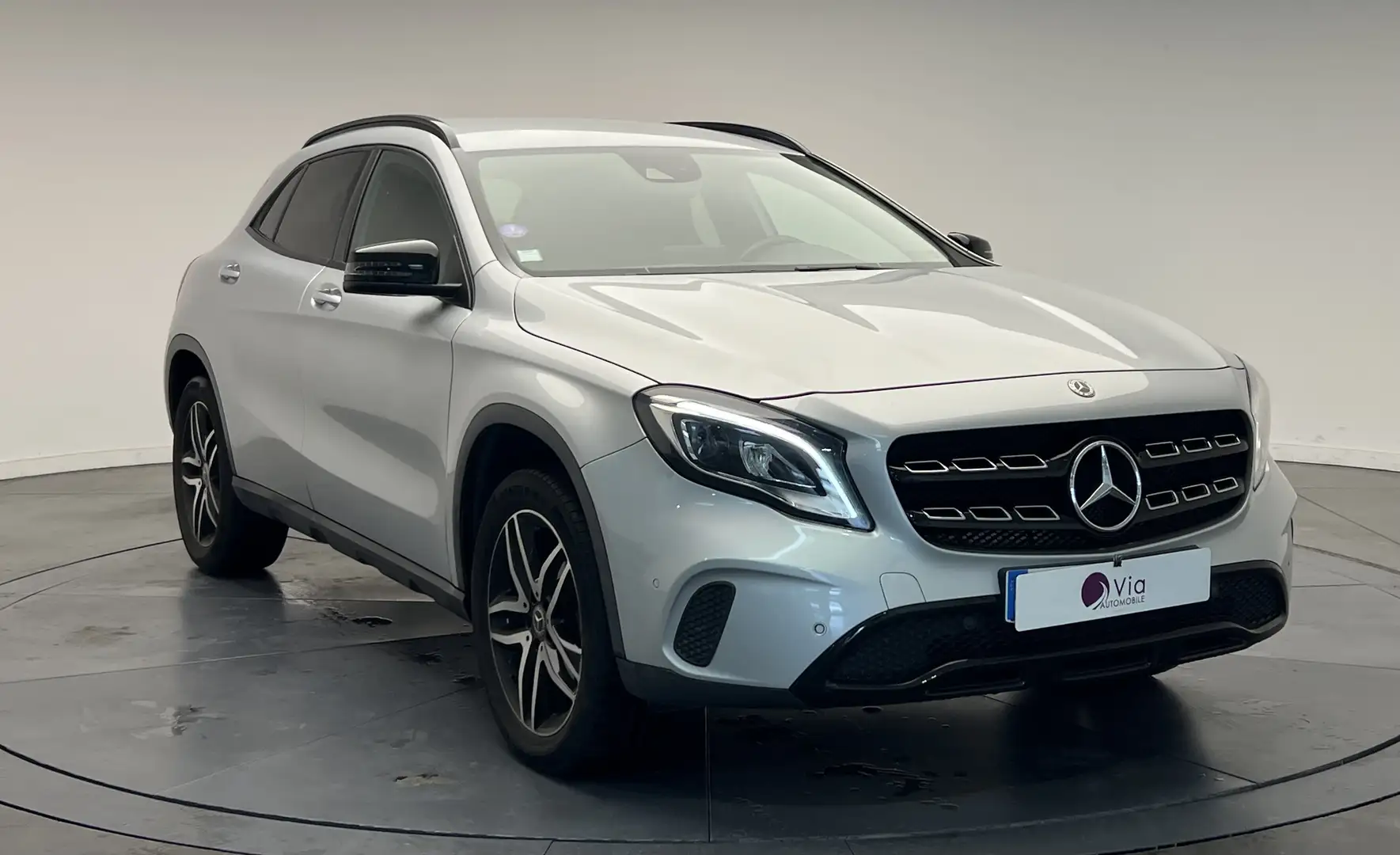 Mercedes-Benz GLA 200 2.1 200 d 136 sensation Gris - 2