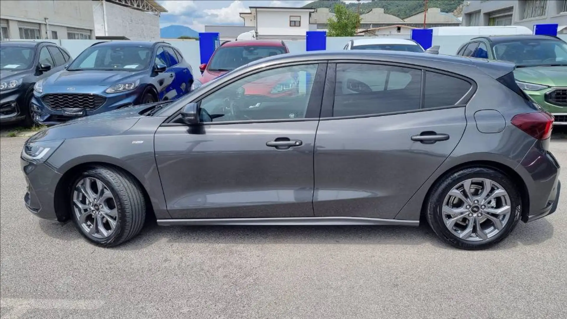 Ford Focus 1.0t ecoboost h st-line 125cv Gris - 2