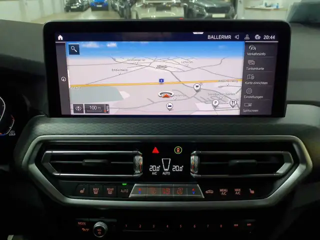 BMW X4 view 12