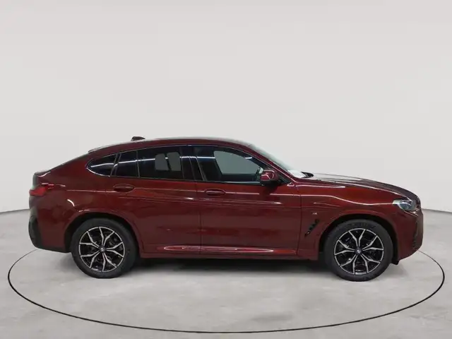 BMW X4 view 3
