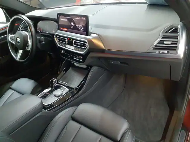 BMW X4 view 9