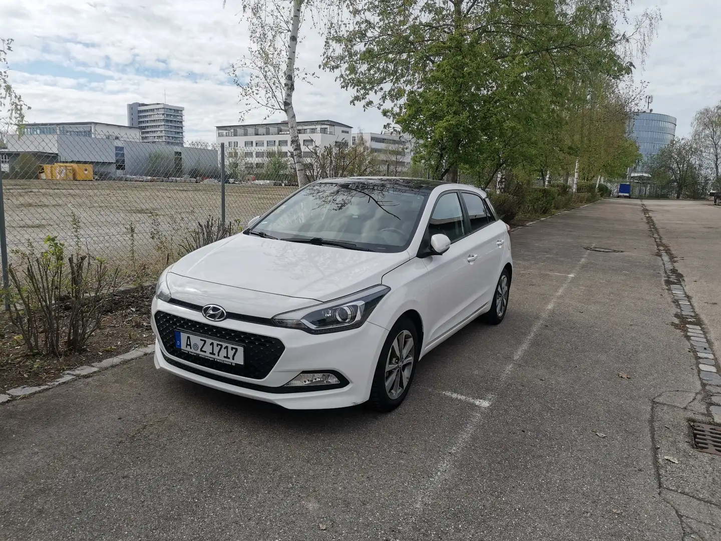 Hyundai i20 Intro Edition Bílá - 1